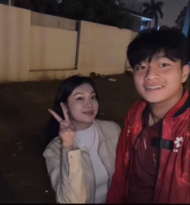 Thủ môn hotboy Cao Văn Bình U23 Việt Nam đã có bạn gái xinh xắn, tình cảm cỡ này, hội fangirl 