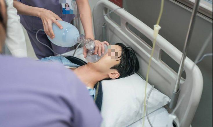 Ngày càng có nhiều người chết vì ung thư phổi? Bác sĩ cảnh báo: Có 5 thứ mùa lạnh tránh được càng xa càng tốt!- Ảnh 1.