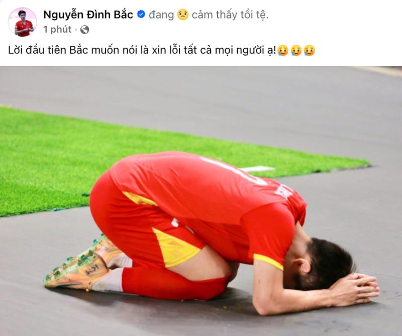 Đình Bắc cúi đầu xin lỗi khi U23 Việt Nam thua 0-3 Trung Quốc- Ảnh 1. Đình Bắc cúi đầu xin lỗi khi U23 Việt Nam thua 0-3 Trung Quốc- Ảnh 1.