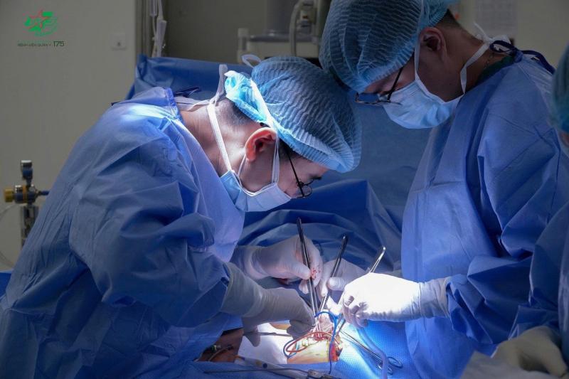 Cứu sống người đàn ông liên tiếp ngừng tim vì rối loạn nhịp ác tính- Ảnh 2.