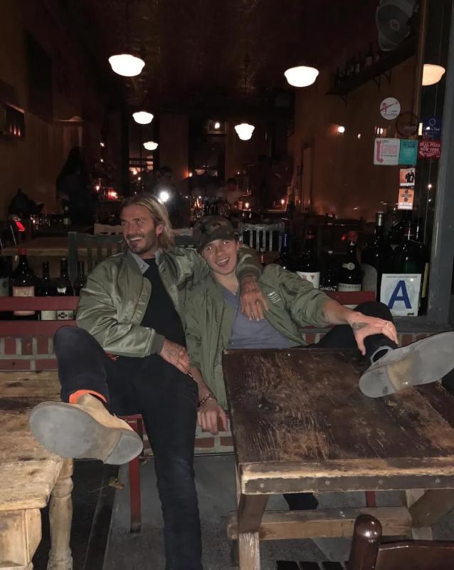 Con cả nhà Beckham âm thầm 