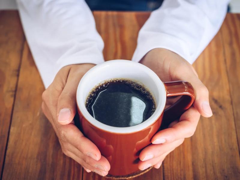 Uống rượu bia xong, tuyệt đối không nên đụng tới loại đồ uống này kẻo say nặng hơn, hại gan- Ảnh 1.
