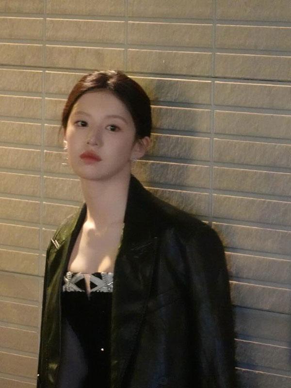 Tình mới của Kim Seon Ho quá giống Kim Ji Won, nói “2 giọt nước” cũng không oan- Ảnh 5.