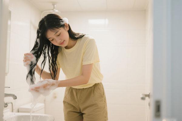 Chỉ vì tắm nước nóng sai cách, bé trai 13 tuổi suýt mất mạng: Những thời điểm tắm nguy hiểm nhiều người Việt vẫn mắc- Ảnh 3.