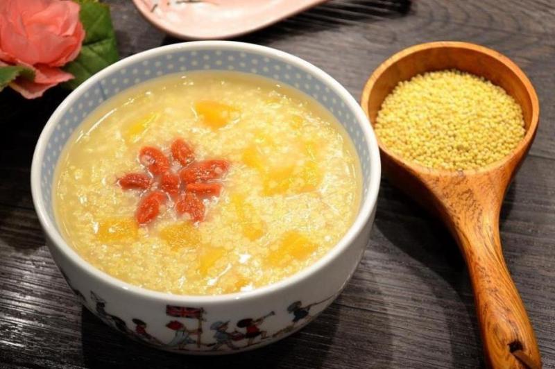 Sau đợt rét đậm, người 40 tuổi trở lên nên ăn 4 món này vào bữa sáng: Tốt cho tim và dạ dày, giúp hệ tiêu hóa khỏe mạnh- Ảnh 1.