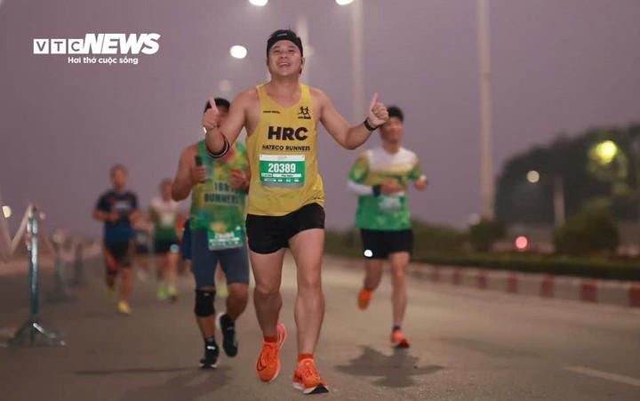 Trả giá đắt vì tập thể thao theo phong trào, 'so kè' thành tích- Ảnh 1.