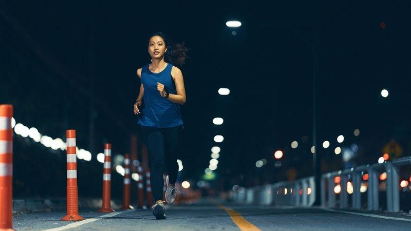 Tập thể dục buổi sáng hay buổi tối tốt hơn? Khoa học đưa ra câu trả lời khiến nhiều người thay đổi thói quen lâu nay- Ảnh 2.