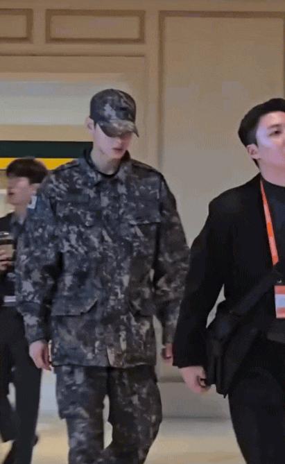 Showbiz có mỹ nam IQ xuất chúng, thiên tài gương mặt được Bộ Quốc phòng chọn làm đại diện thúc đẩy kinh tế quốc gia- Ảnh 8.