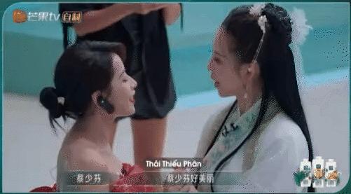 Á hậu làm nhân tình cho đại gia hơn 20 tuổi đi thi hát lấy lại hào quang, nhưng giọng thì "thảm họa"- Ảnh 3.