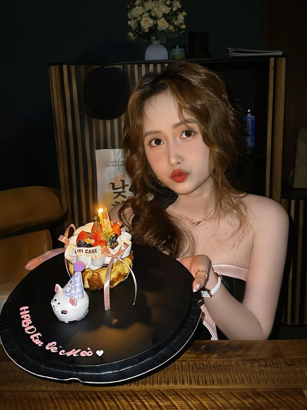 Mỹ nhân 35 tuổi đốn tim người hâm mộ khi đứng cạnh chồng: Vô tình để lộ bí quyết trẻ lâu mọi phụ nữ đều xứng đáng sở hữu- Ảnh 9.