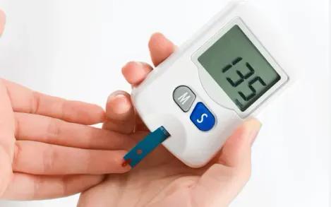 Người mắc đái tháo đường biến chứng tim mạch cần thận trọng khi trời lạnh- Ảnh 1.