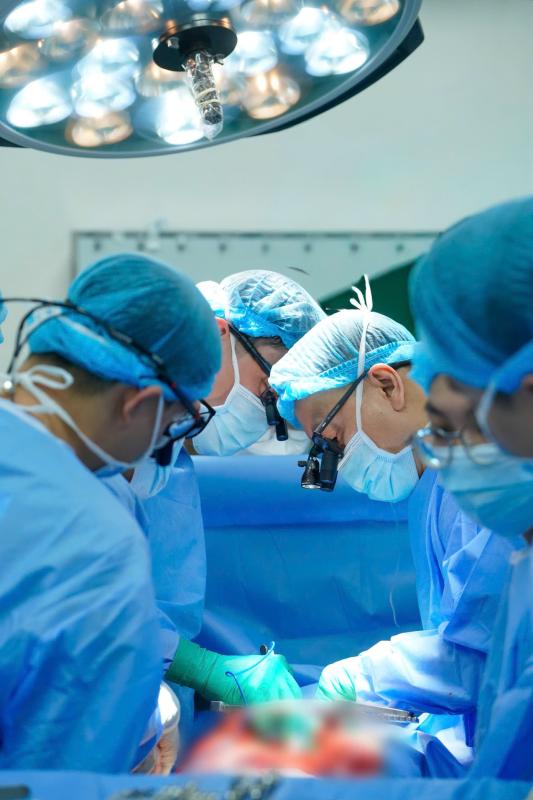 Ca ghép tim chạy đua với tử thần cứu bé trai 15 tuổi- Ảnh 3.