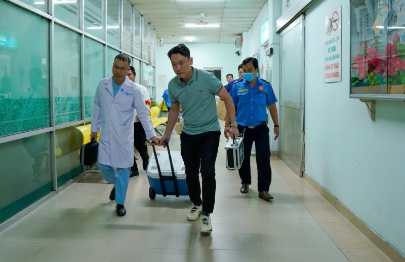 Ca ghép tim chạy đua với tử thần cứu bé trai 15 tuổi- Ảnh 2.