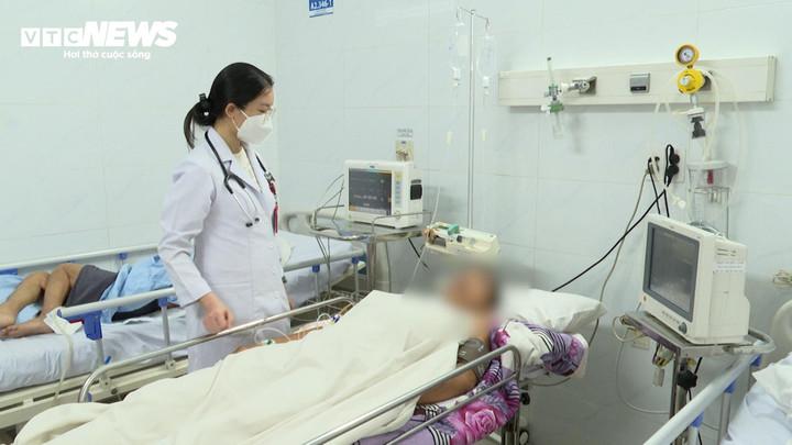Thức khuya, ăn uống thất thường ảnh hưởng thế nào đến sức khoẻ trong kỳ nghỉ?- Ảnh 1.