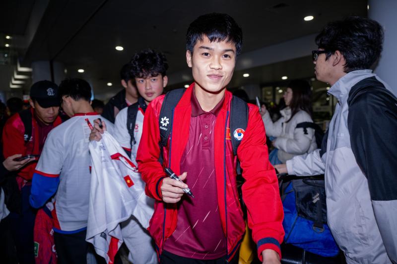 Chào đón những "chiến binh" U23 Việt Nam kiên cường mang huy chương đồng U23 châu Á về nước- Ảnh 10.