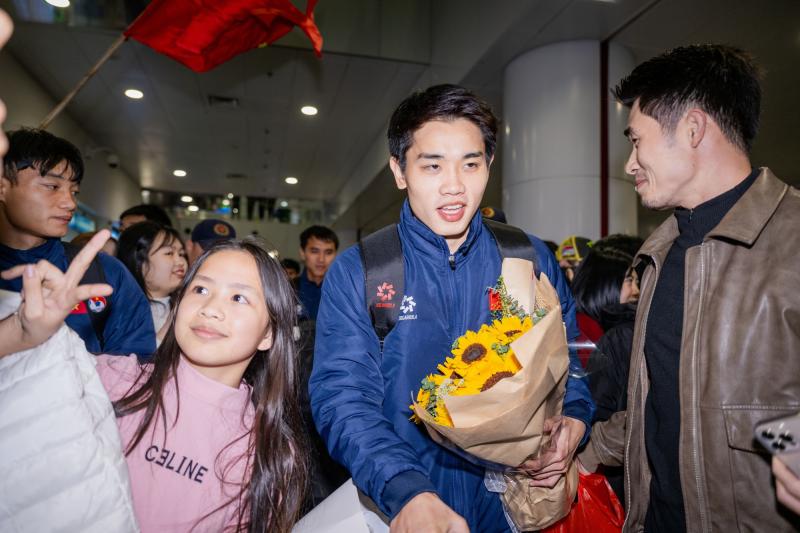 Mang 100 chiếc cam trạm tỷ đến đây để visual này cân tất: Đình Bắc vội chạy ra xe về quê thôi cũng giật 