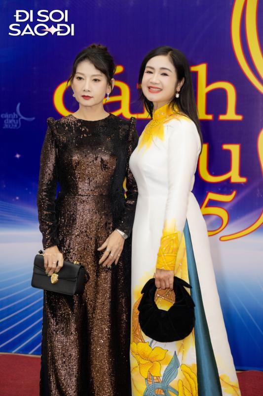 Thảm đỏ Cánh Diều 2025: Lê Bống - Thanh Hương xinh sang kịch trần, tổng tài Cách Em 1 Milimet khen đẹp là chưa đủ- Ảnh 15.