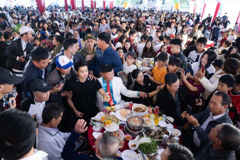 Truyền thông Trung Quốc ngỡ ngàng trước 