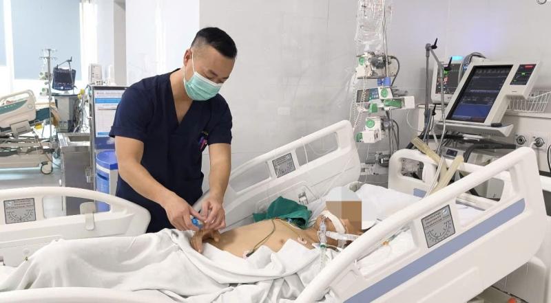 Bé trai 15 tuổi hôn mê vì đuối nước được cứu sống nhờ kịp 'thời gian vàng'- Ảnh 1.