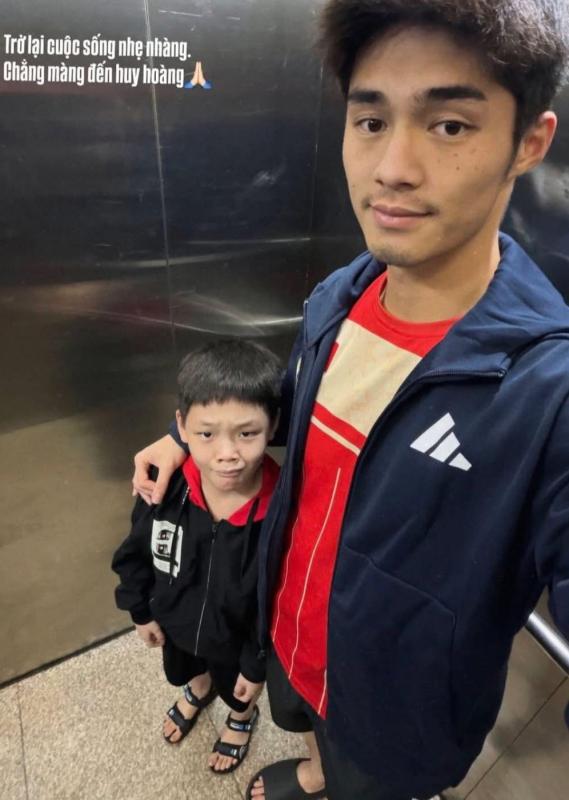 Đối lập: Cùng là thủ môn hotboy U23 Việt Nam, Cao Văn Bình được fan vây kín, Trung Kiên từng hot nay lặng lẽ quá!- Ảnh 4.
