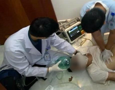 Người đàn ông tử vong sau khi nhậu, bác sĩ lưu ý 5 điều- Ảnh 1.
