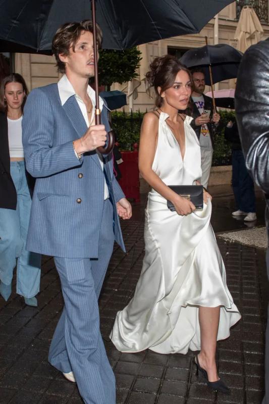 Con dâu út tương lai nhà Beckham bị chê già, ngoại hình như sinh đôi với mẹ chồng Victoria- Ảnh 4.