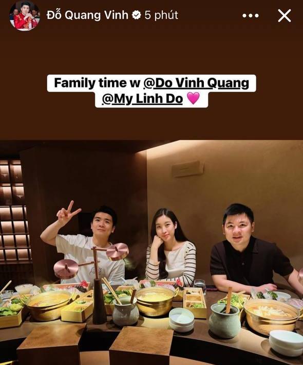 "Dâu hào môn" Đỗ Mỹ Linh giản dị cùng chồng Chủ tịch hẹn hò, còn "bóc phốt" ái nữ 2 tuổi cực yêu- Ảnh 1.