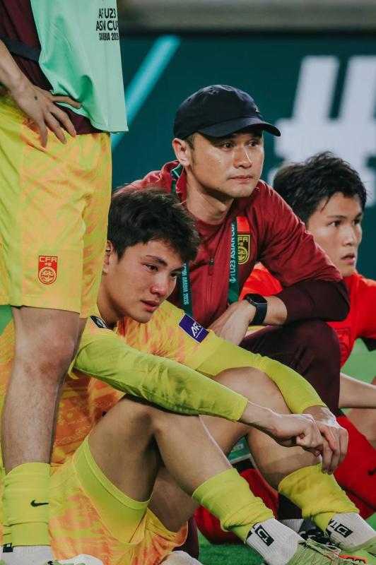 Đang viral: Trai đẹp 2k5 khiến siêu thủ môn Li Hao Trung Quốc khóc trong uất nghẹn, visual đẹp vô thực như nam chính anime- Ảnh 2.