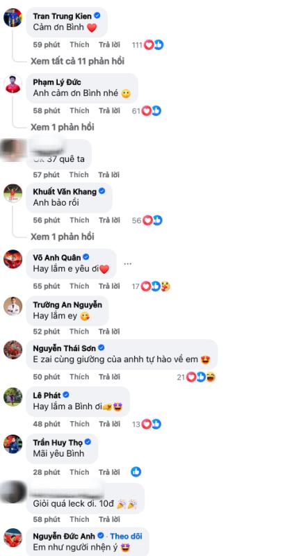 Thủ môn hotboy mới nổi Cao Văn Bình chỉ đăng đúng một sticker, cả đội U23 Việt Nam vào nói 