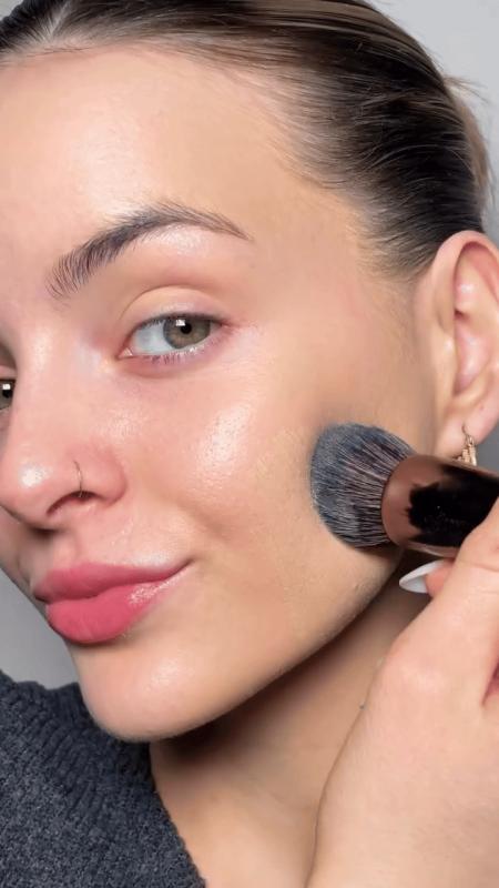 Kem nền được tung hô tốt nhất 2025: Lên da hoàn hảo, tăng sinh collagen, chuyên gia không chê nổi- Ảnh 11.
