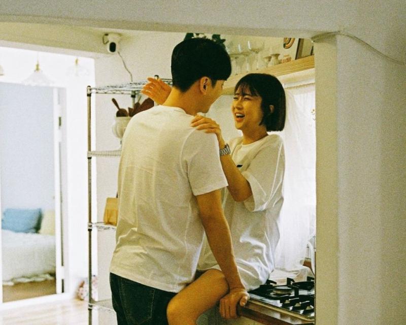 Bác sĩ tiết lộ tần suất làm “chuyện ấy” cho từng độ tuổi, nhiều chị em ngoài 40 nghe xong... hốt hoảng- Ảnh 2.