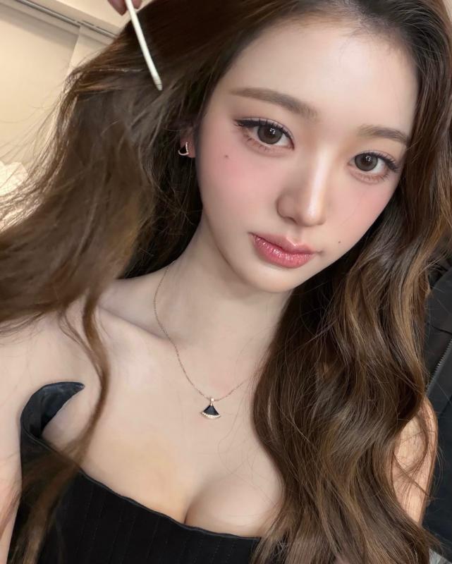 Đoạn video luộm thuộm của công chúa Kpop bị đào lại, tất cả vì combo dép lê và tất trắng?- Ảnh 15.