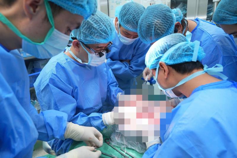 Ghép tạng ở Việt Nam đi sau thế giới gần 4 thập kỷ nhưng tiến bộ vượt bậc- Ảnh 1.