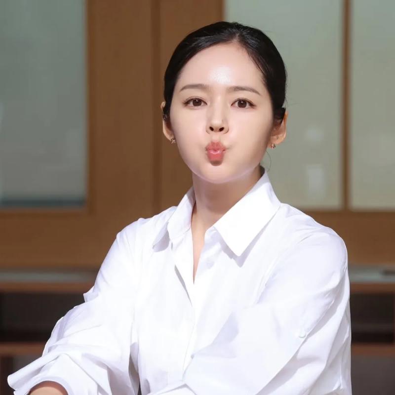 Bước sang tuổi 44, Han Ga In còn được khen "đẹp hơn AI": 6 bí quyết trẻ lâu của cô khiến hội chị em trung niên quyết tâm theo đuổi- Ảnh 3.