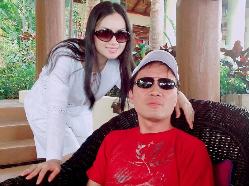 Cảnh làm dâu gây ngỡ ngàng của nữ ca sĩ Việt trong nhà chồng tỷ phú Mỹ- Ảnh 1.