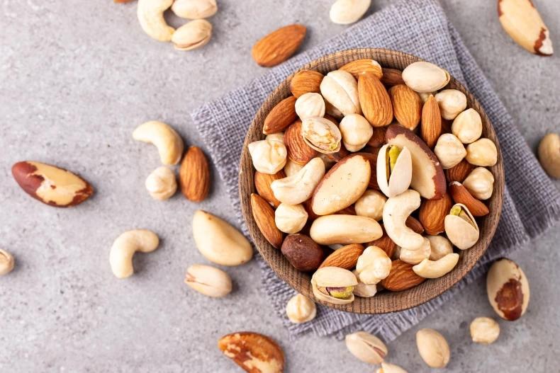 Những loại thực phẩm sau 40 tuổi nên ăn đều, giúp tim khỏe, da mịn và trẻ lâu tự nhiên- Ảnh 6.