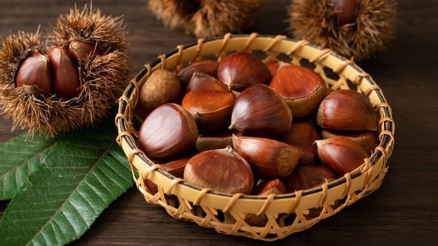Hạt dẻ - món ăn cứu đói mùa đông hay “cái bẫy” sức khỏe? 3 nhóm người nên dừng lại- Ảnh 2.