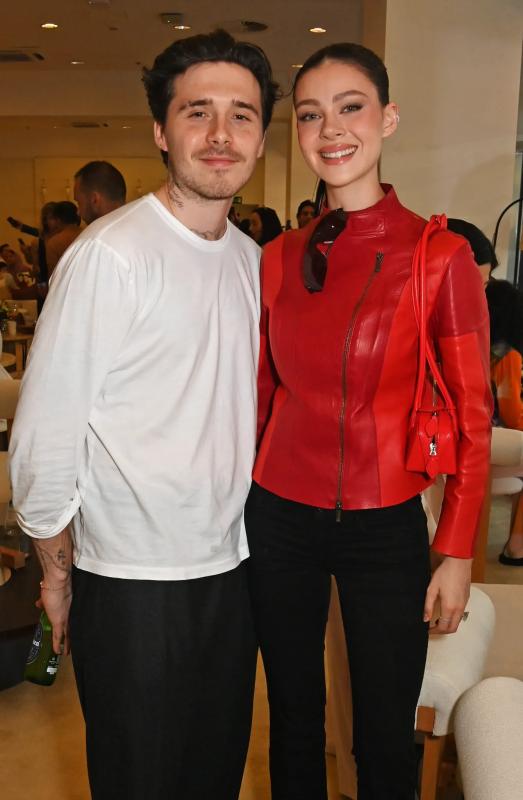 Vợ chồng cậu cả “tụt follow không phanh”, David Beckham - Victoria tăng vọt, netizen đứng về phe nào đã quá rõ!- Ảnh 1.
