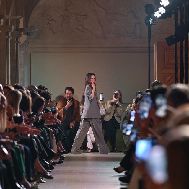 Victoria Beckham nghèo hơn đằng thông gia bao nhiêu mà bị con trai thẳng thừng tạt nước lạnh?- Ảnh 4.