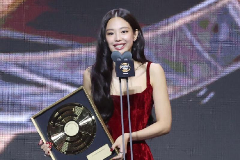 Khoảnh khắc ẩu đả “sợ muốn chết” giữa lúc Jennie làm dậy sóng “Grammy Hàn Quốc”- Ảnh 5.