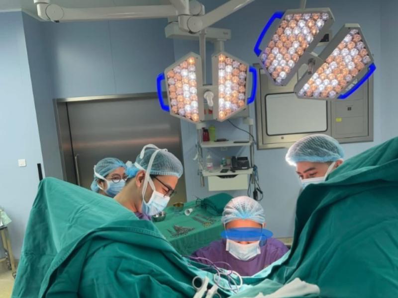 Vòng tránh thai 'đi lạc' vào bàng quang suốt 22 năm- Ảnh 1.