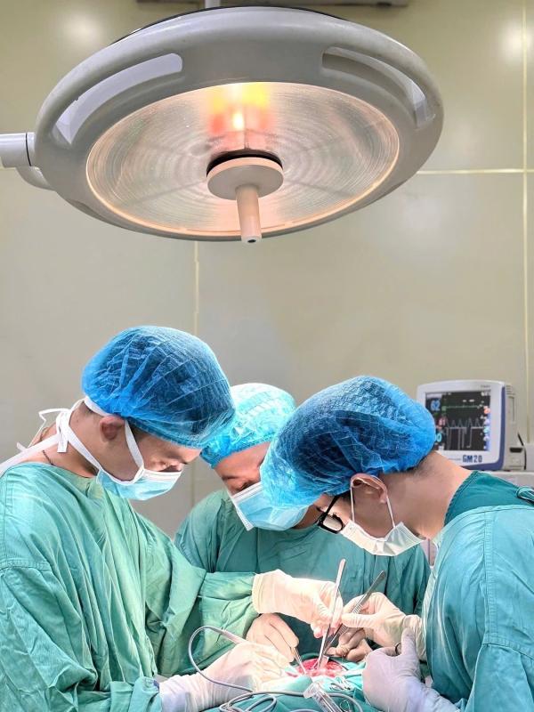 Chủ quan với vết loét nhỏ, người đàn ông mắc ung thư lưỡi- Ảnh 1.