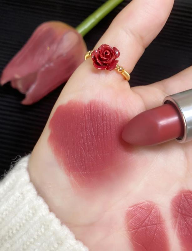 Có hãng son cứ trời lạnh là chiếm sóng MXH: Quá nhiều màu hot trend, lên môi slay thôi rồi!- Ảnh 16.