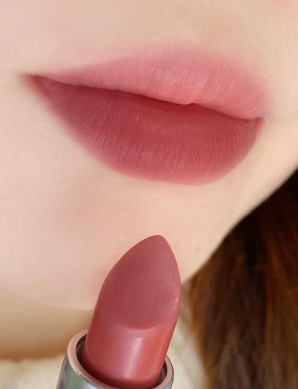 Có hãng son cứ trời lạnh là chiếm sóng MXH: Quá nhiều màu hot trend, lên môi slay thôi rồi!- Ảnh 17.