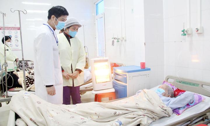 Nhiều ca đột quỵ xảy ra ở người dưới 45 tuổi khi trời lạnh- Ảnh 1.