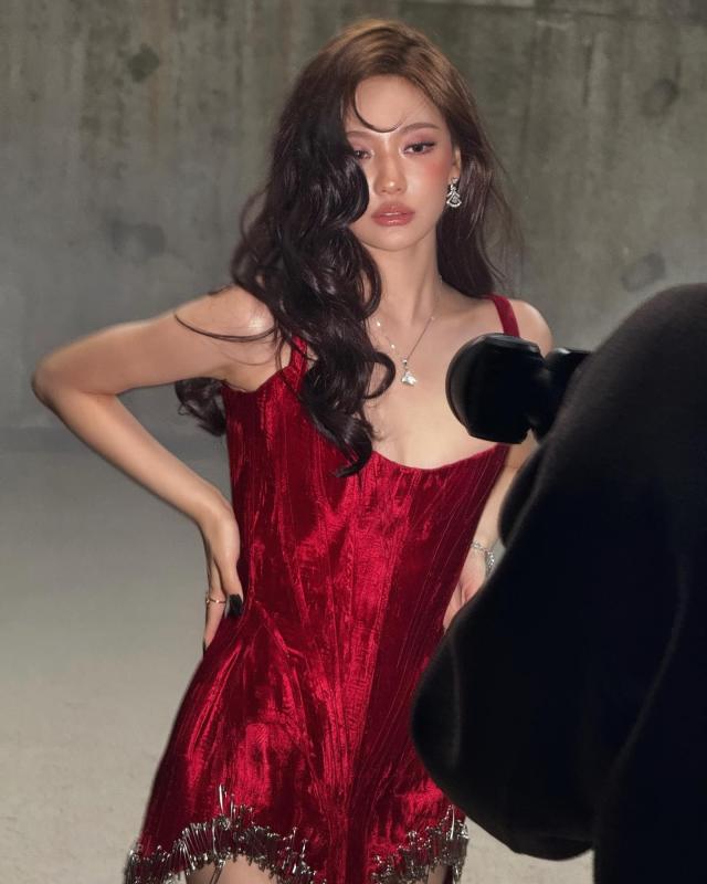 Màn trùng váy chấn động showbiz: Jennie lần này cũng khó thắng!- Ảnh 8.