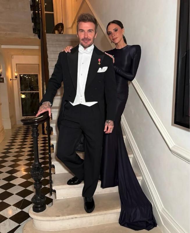 Không ai cư xử như David Beckham và Victoria: Đến nhà thông gia còn mang dàn vệ sĩ hùng hổ, tưởng đâu dằn mặt?- Ảnh 1.
