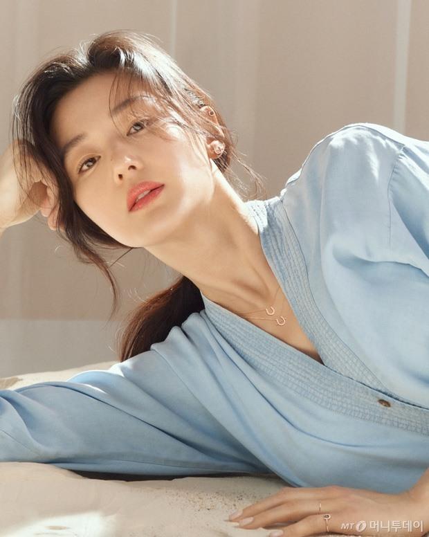 Không tin nổi đây là cơ bụng của bà mẹ 2 con đã sang tuổi 45! Jun Ji Hyun tiết lộ mẹo đáng học hỏi cho chị em tuổi trung niên trong năm 2026- Ảnh 4.