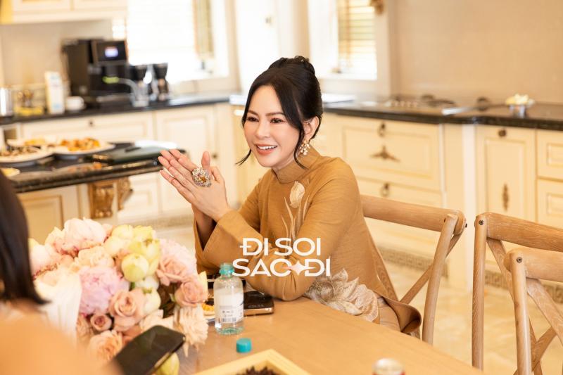 Lần đầu tâm sự chuyện gả con, vợ chồng tỷ phú Johnathan Hạnh Nguyễn xúc động: “Thảo Tiên hứa mỗi tuần về thăm 3 lần, về ăn cơm nhà"- Ảnh 7.