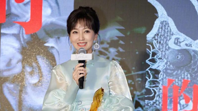 "Bạch xà" Triệu Nhã Chi 71 tuổi vẫn trẻ đẹp như mới ngoài 30, bí quyết chống lão hóa được bác sĩ chứng nhận- Ảnh 1.